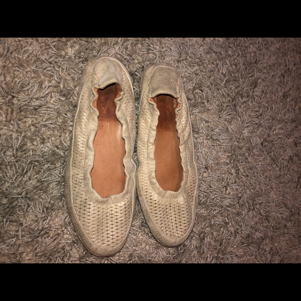 L’Amour Des Pieds Leather Flats
